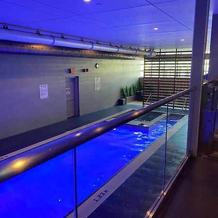 Family Oriented Downtown Toronto 2Bdrm Condo With Parking & Office Space מראה חיצוני תמונה