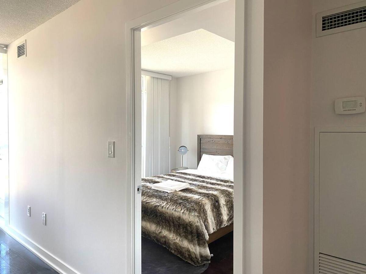 Family Oriented Downtown Toronto 2Bdrm Condo With Parking & Office Space מראה חיצוני תמונה