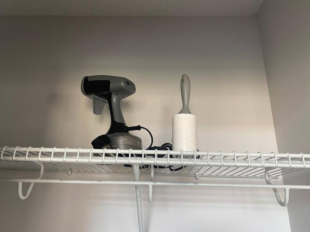 Family Oriented Downtown Toronto 2Bdrm Condo With Parking & Office Space מראה חיצוני תמונה