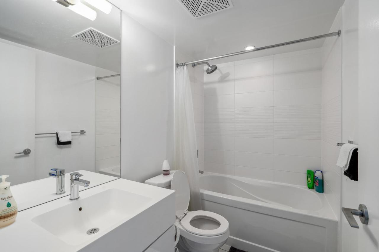 Family Oriented Downtown Toronto 2Bdrm Condo With Parking & Office Space מראה חיצוני תמונה