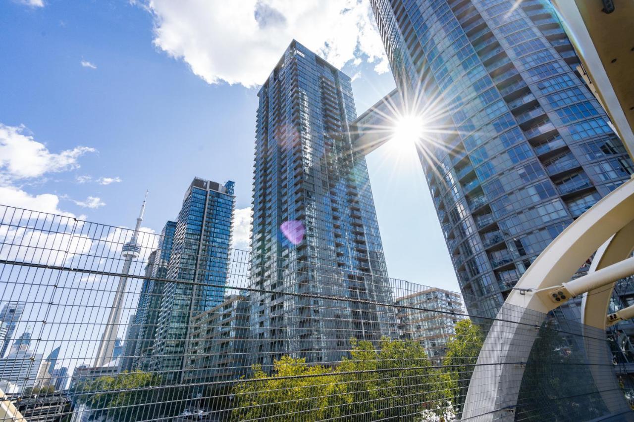 Family Oriented Downtown Toronto 2Bdrm Condo With Parking & Office Space מראה חיצוני תמונה