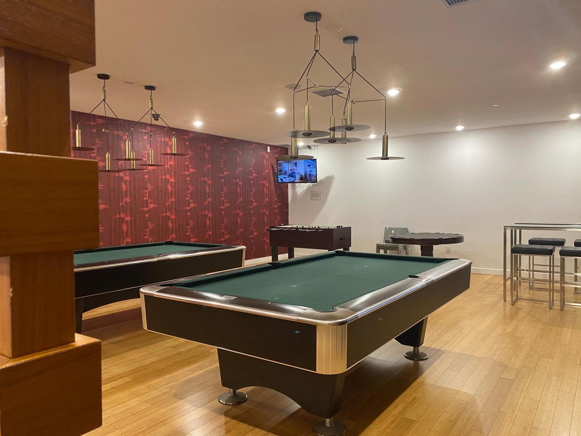 Family Oriented Downtown Toronto 2Bdrm Condo With Parking & Office Space מראה חיצוני תמונה